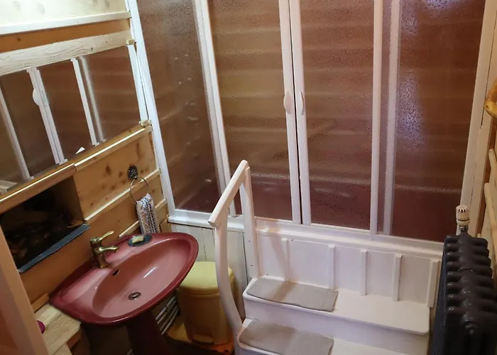 La Verte Salamandre לינה וארוחת בוקר אלאנשה